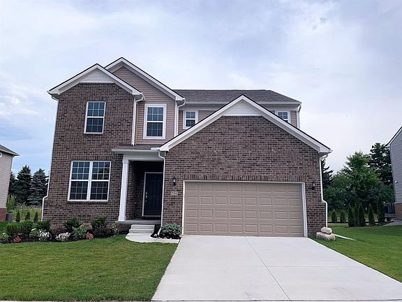 2nd image of 734 Groveland Cir