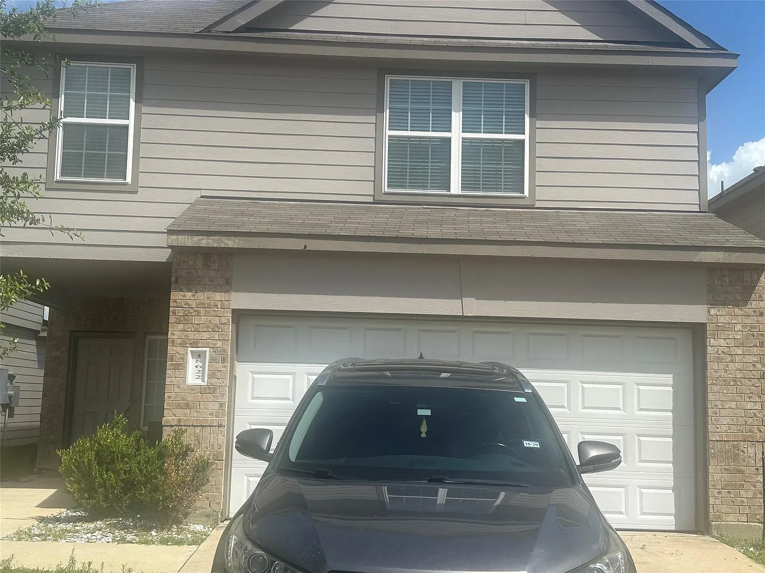 3 bed, 2.5 bath, 1950 sqft, $1,850 — Photo 2