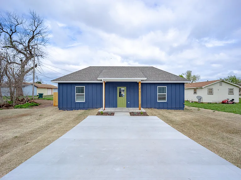 1105 Coffey Dr — Photo 18