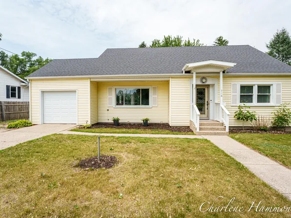 716 W Oak St, Greenville, MI 48838
