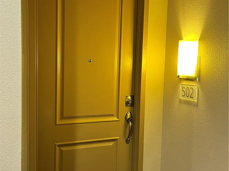 19 E Agate Ave #502 — Photo 3