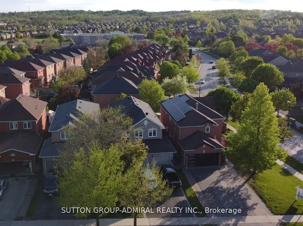 470 Doubletree Ln, Newmarket, ON L3X 2E9