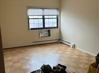 184 Drake Ave APT 3F, New Rochelle, NY 10805