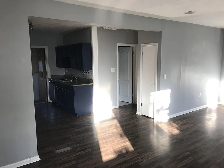 772 S McClelland St — Photo 2