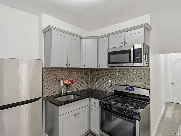 413 Liberty St — Photo 11