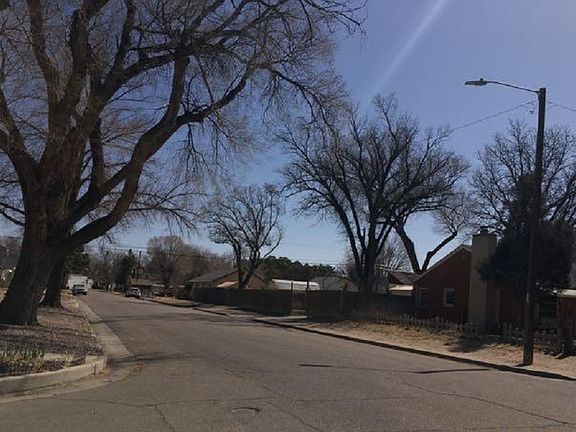 3rd image of 537 Brown Ave