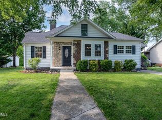 1903 Crest Rd, Maryville, TN 37804