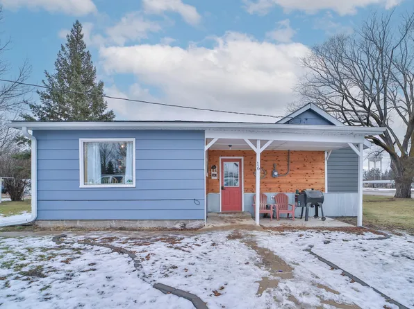 16 Eldredge St E, Motley, MN 56466