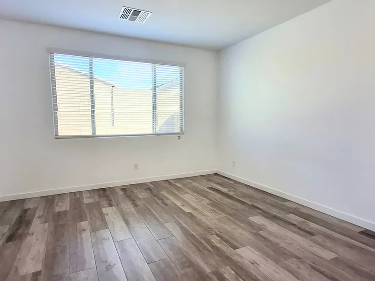 18796 W Cameron Dr — Photo 24