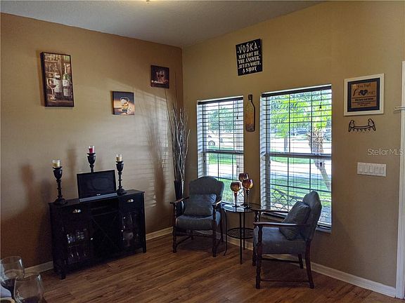 4th image of 913 Fern Leaf Dr