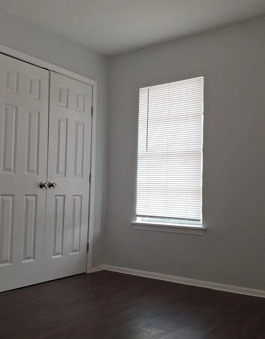 3 bed, 970 sqft, $899 — Photo 4