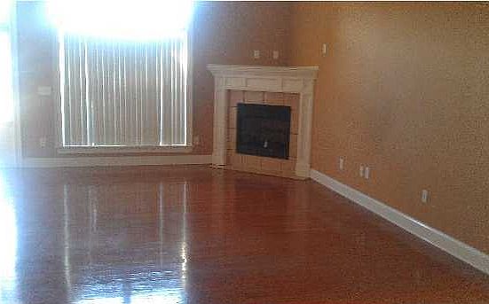 4th image of 2520 Robin Glen Dr