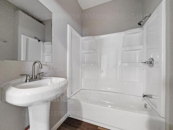 5th image of 3444 W Jefferson St
