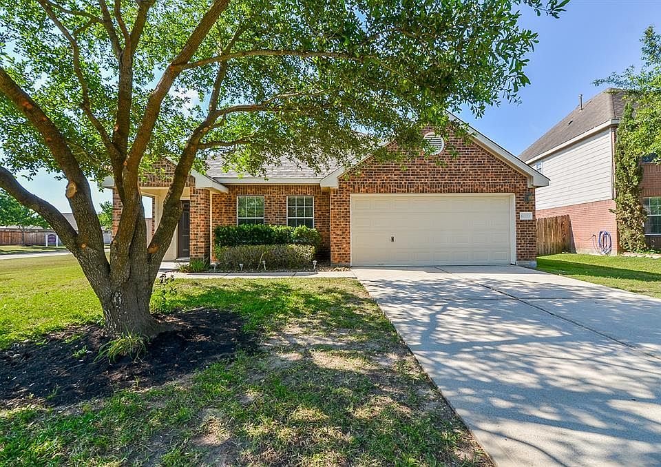 1st image of 18703 Oak Breeze Dr