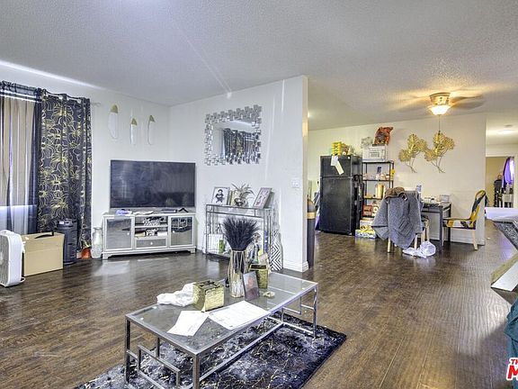 3rd image of 9534 Grape St #1-2