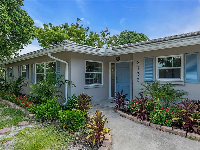 2732 Valencia Dr — Photo 36
