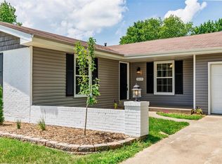 1019 Elmwood Dr, Saint Charles, MO