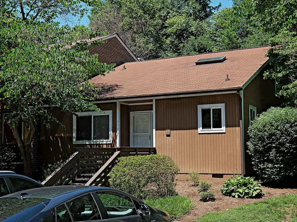976 Sutton Ct, Charlottesville, VA 22901