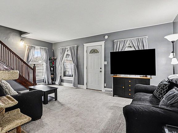 3rd image of 510 Lakeview Ave