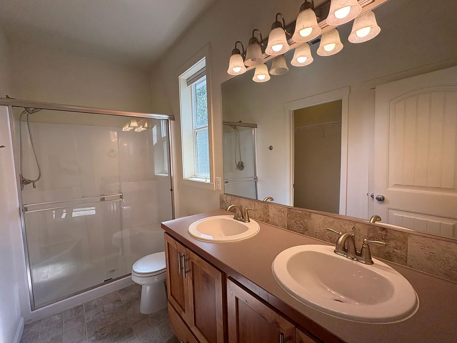 2 bed, 1600 sqft, $2,350 — Photo 3