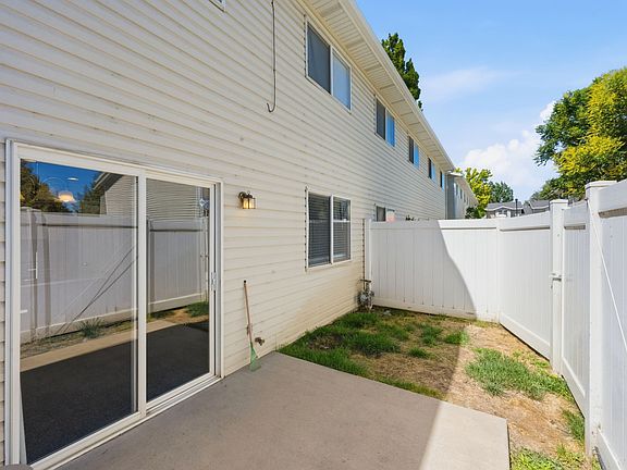 4th image of 1436 W Mayapple Way S