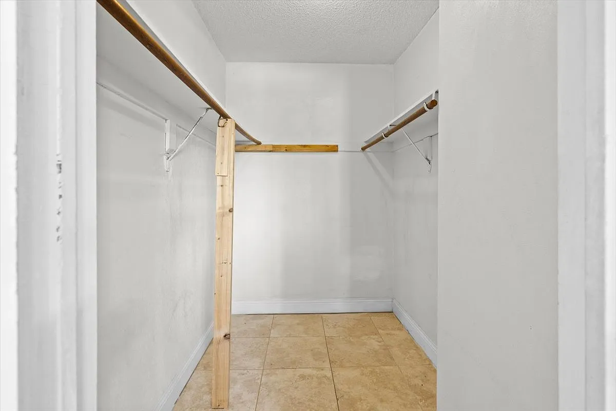 2 bed, 759 sqft, $1,850 — Photo 1