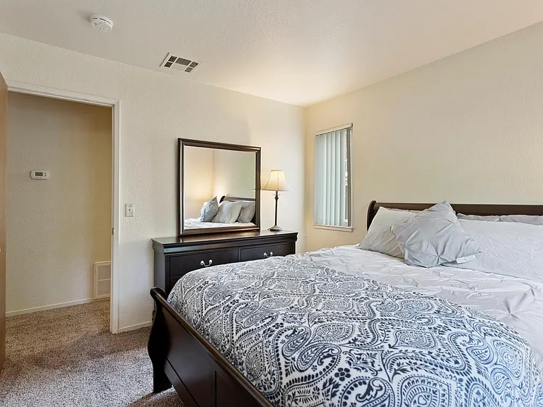 1 Bedroom 1 Bath Furnished (Classic)