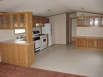 Great Eat-in Kitcen & Tons of Storage