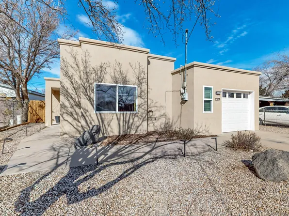 1317 Arcadian Trl NW, Albuquerque, NM 87107