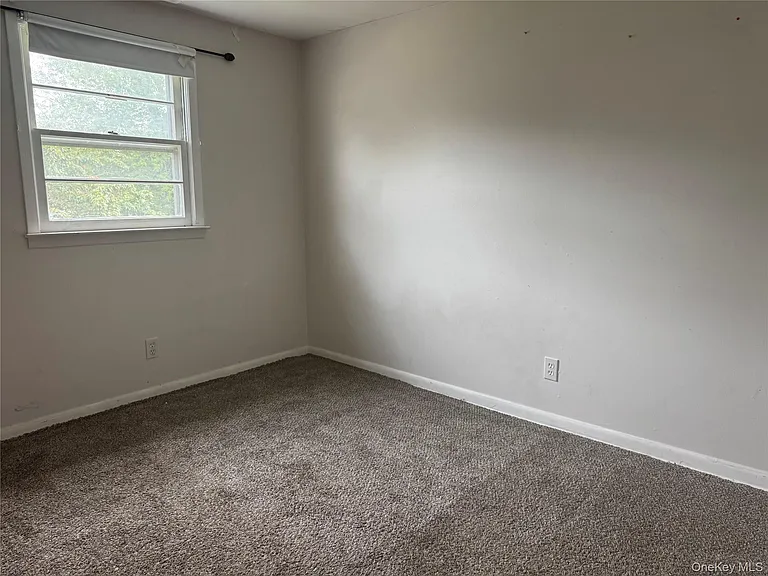 124 Parkdale Dr — Photo 6