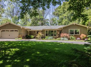 5030 W Hiawatha Dr, Mequon, WI 53092