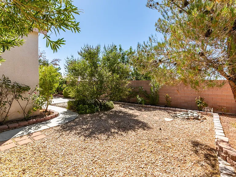 2760 Saigon Dr — Photo 4