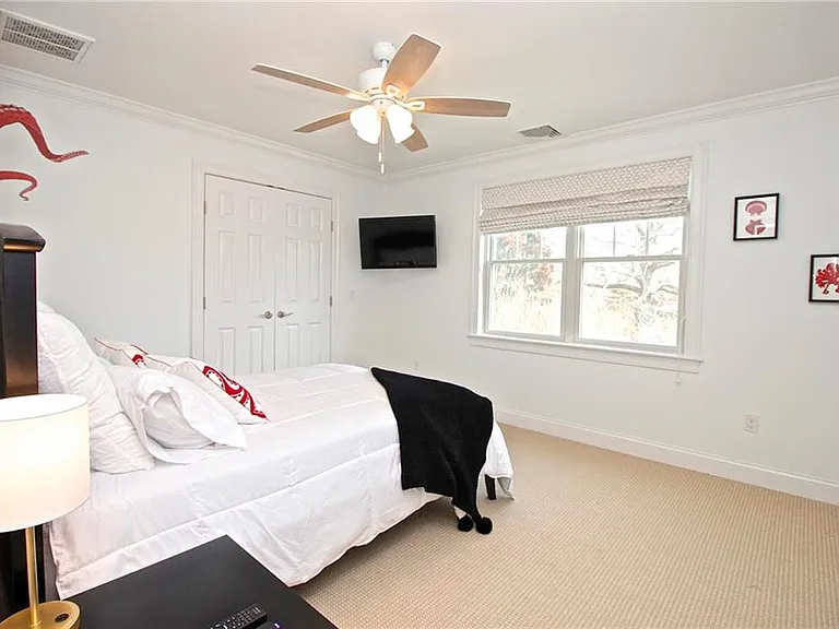190 Coggeshall Ave — Photo 36