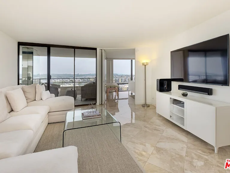 4267 Marina City Dr #908 — Photo 8