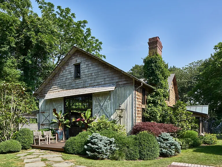116 Pantigo Rd — Photo 5