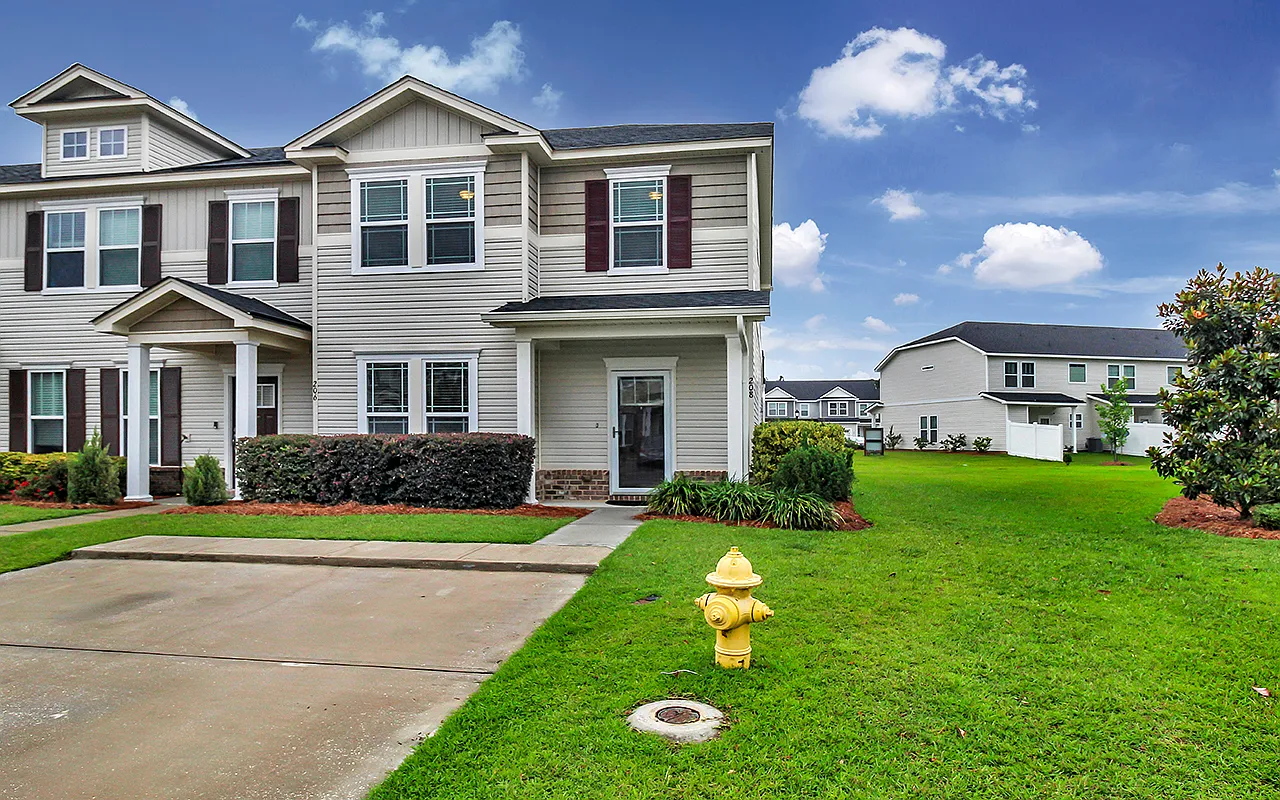 3 bed, 2.5 bath, 1584 sqft, $1,850 — Photo 2
