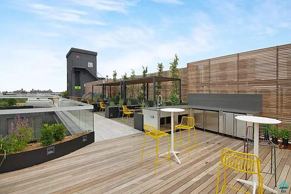 Rented by EXR | media 28