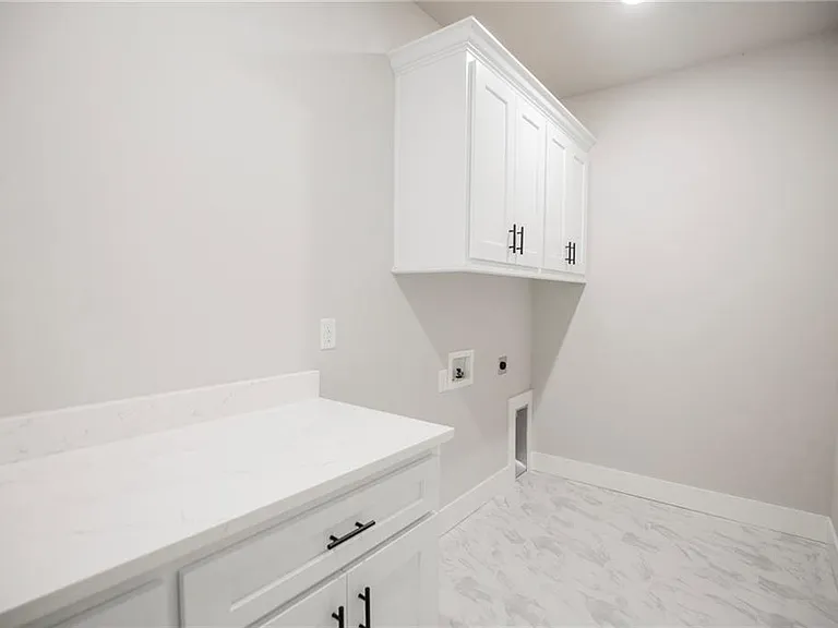 7843 Range Ave — Photo 11