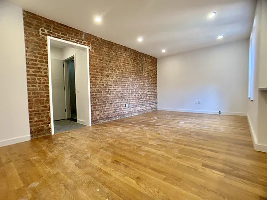 Rented by Bohemia Realty Group | media 16