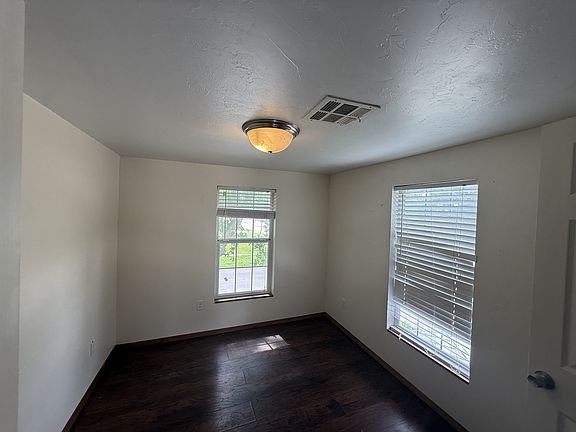 5th image of 805 E 13th St APT B