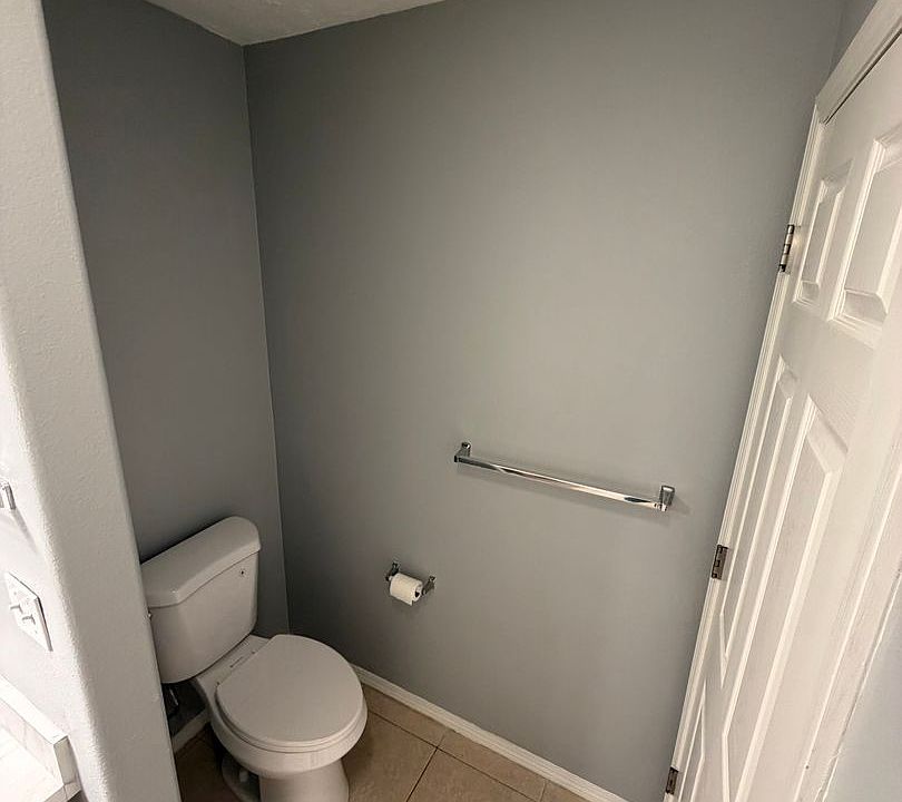 1st image of 929 Wassom St