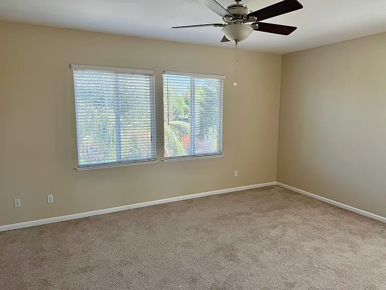 772 Sheffield Ln — Photo 7
