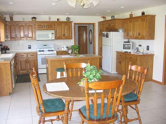 5th image of 22173 Jasmine Dr