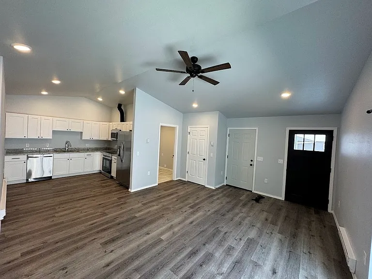 2833 Patch St — Photo 14