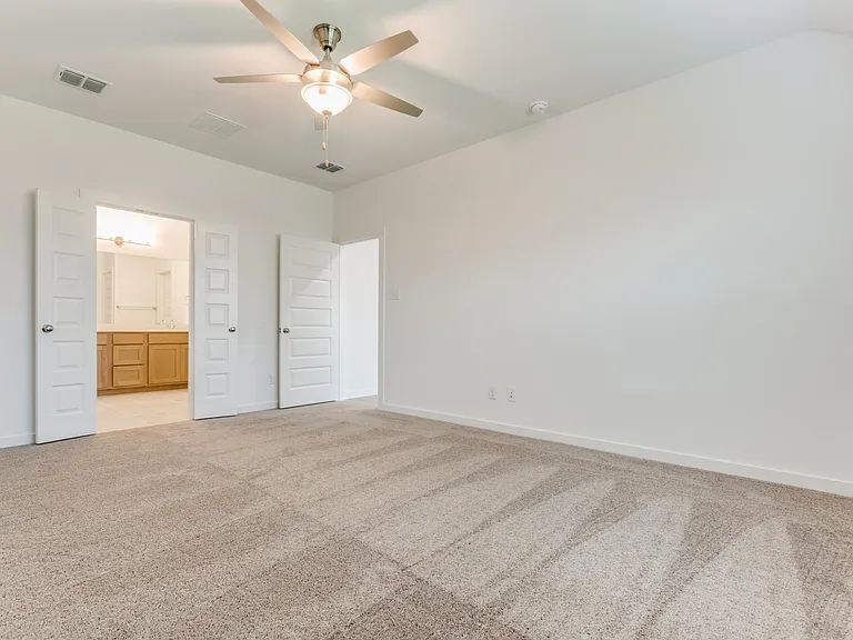 4908 Pebblewood Dr — Photo 16