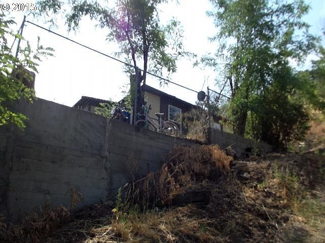 2nd image of 512 SE 12th Dr
