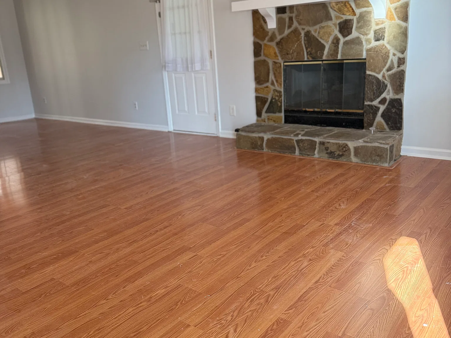 3 bed, 1600 sqft, $2,300 — Photo 4