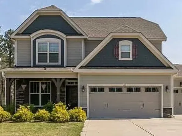 20 Wicker Cir, Spring Lake, NC 28390