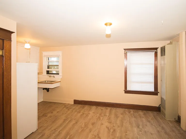 427 SW 5th St #C — Photo 11
