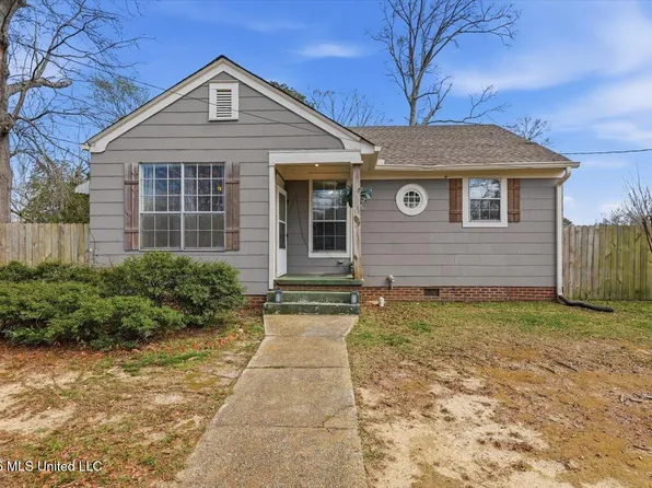 611 East St, Mendenhall, MS 39114